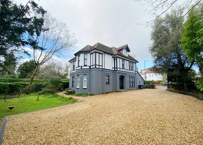 Beach Hut Walk To Beach Sleeps 4 Parking Pet Friendly